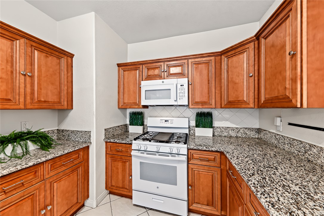 Photo 15 of 37, 5776 Alysheba Court