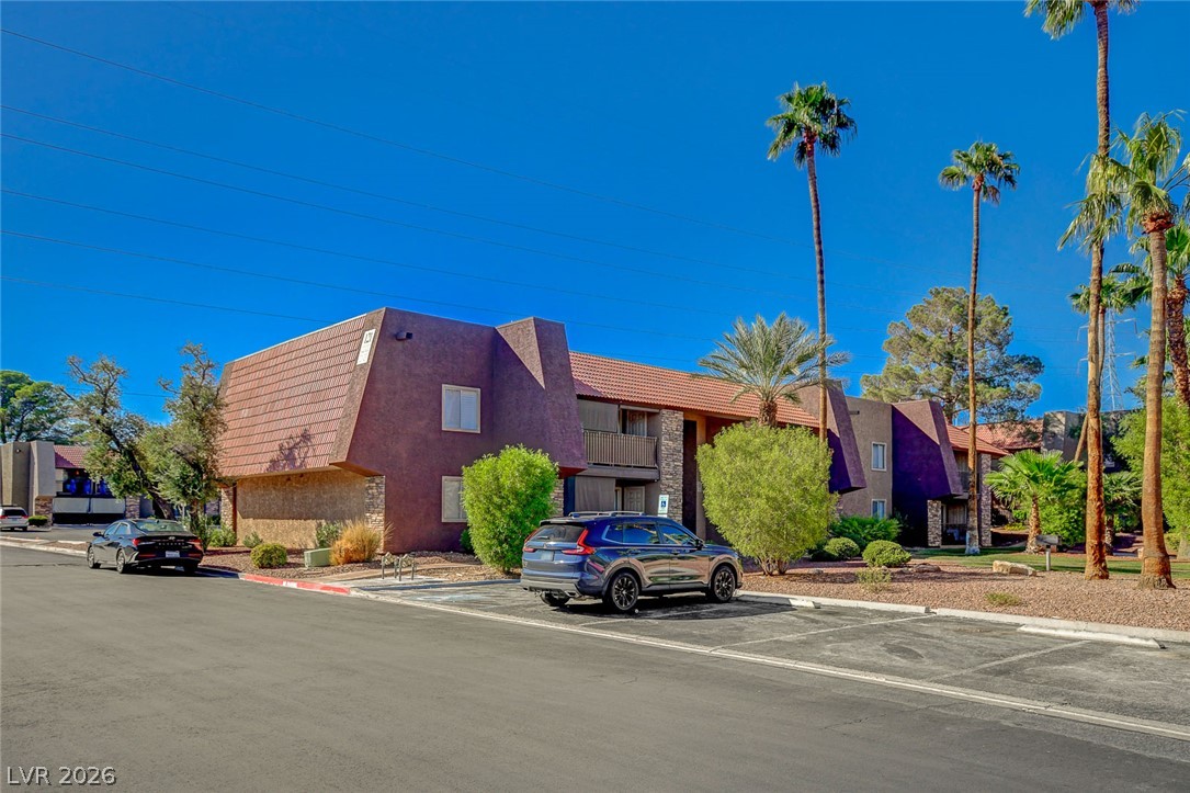 Photo 11 of 47, 5116 River Glen Drive #228