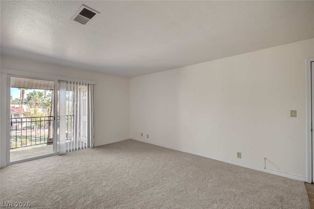 Photo 19 of 47, 5116 River Glen Drive #228