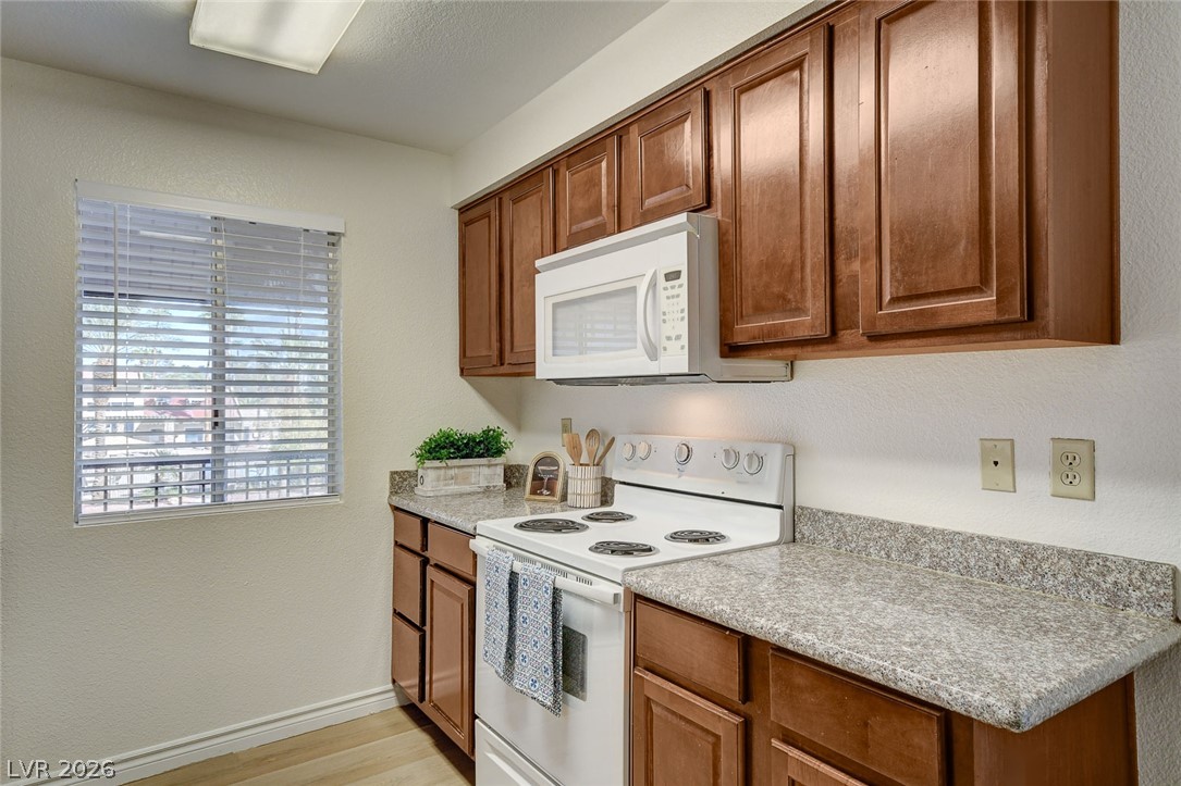 Photo 31 of 47, 5116 River Glen Drive #228