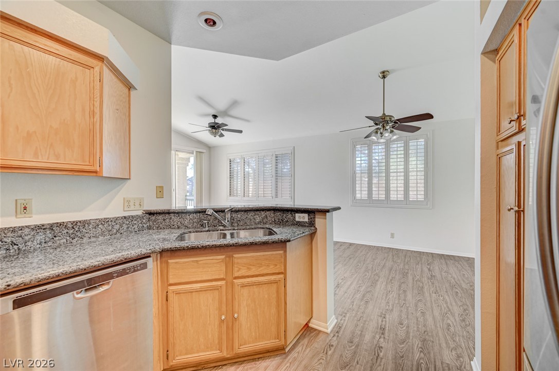 Photo 16 of 51, 5155 W Tropicana Avenue #2016