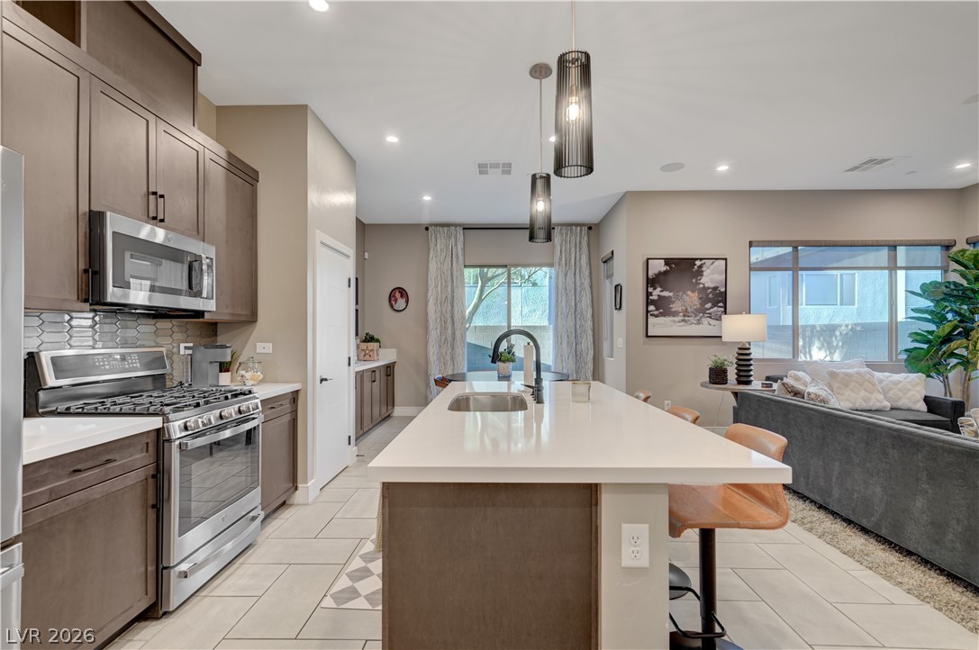 Photo 9 of 44, 3200 Vittoria Avenue