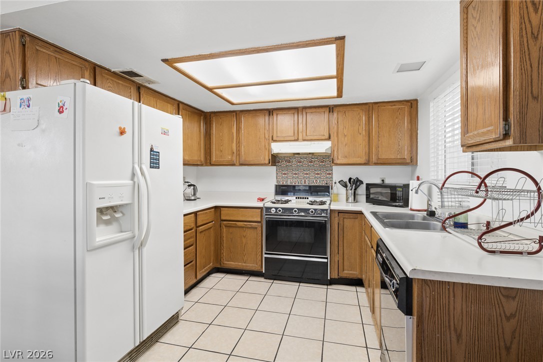 Photo 12 of 30, 4166 Tolkien Avenue