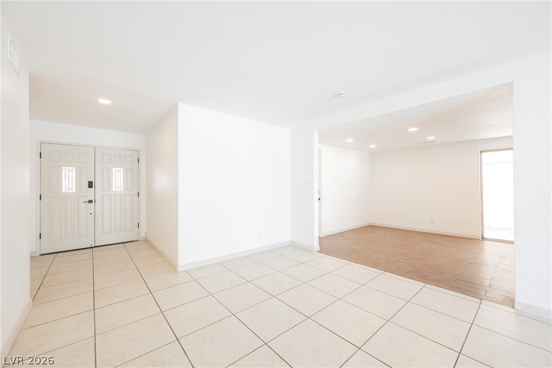 Photo 4 of 2302 Wagonwheel Avenue