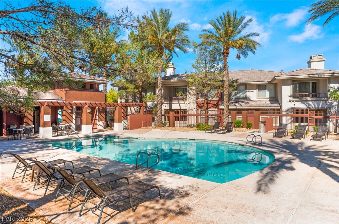 Photo 40 of 41, 909 Domnus Lane #203