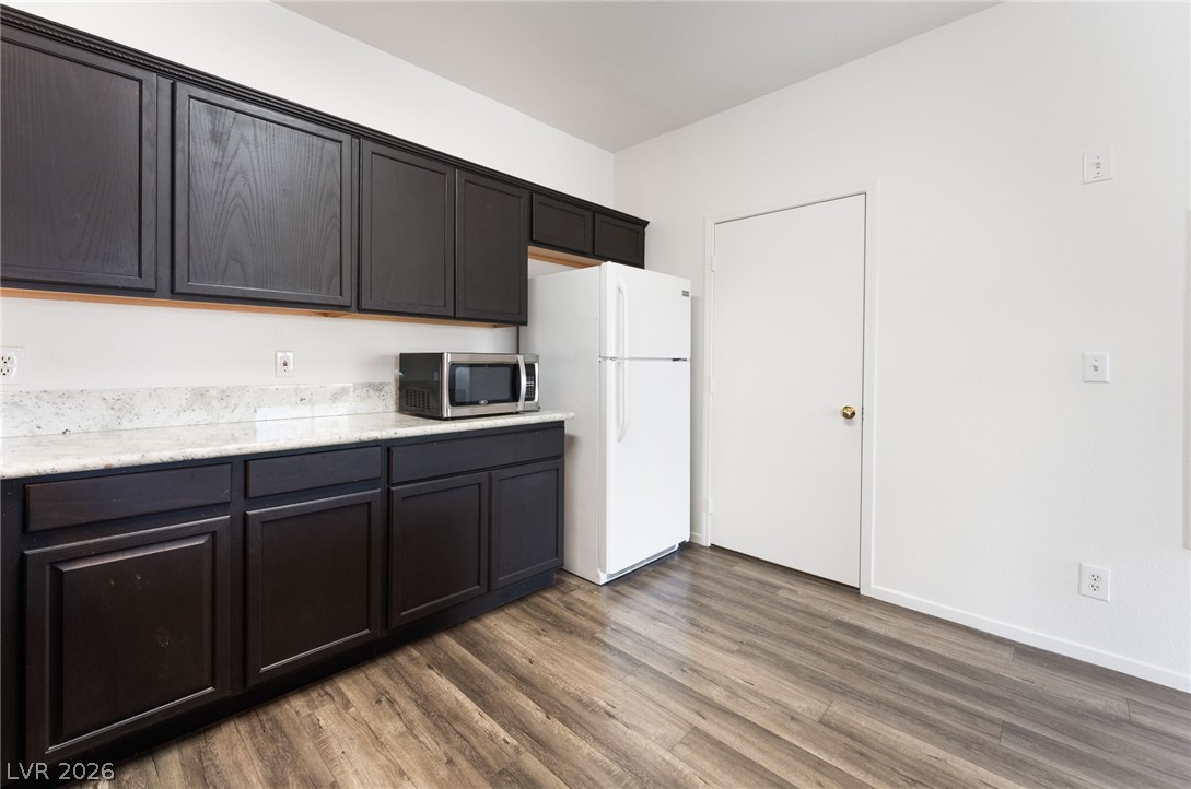 Photo 19 of 41, 909 Domnus Lane #203