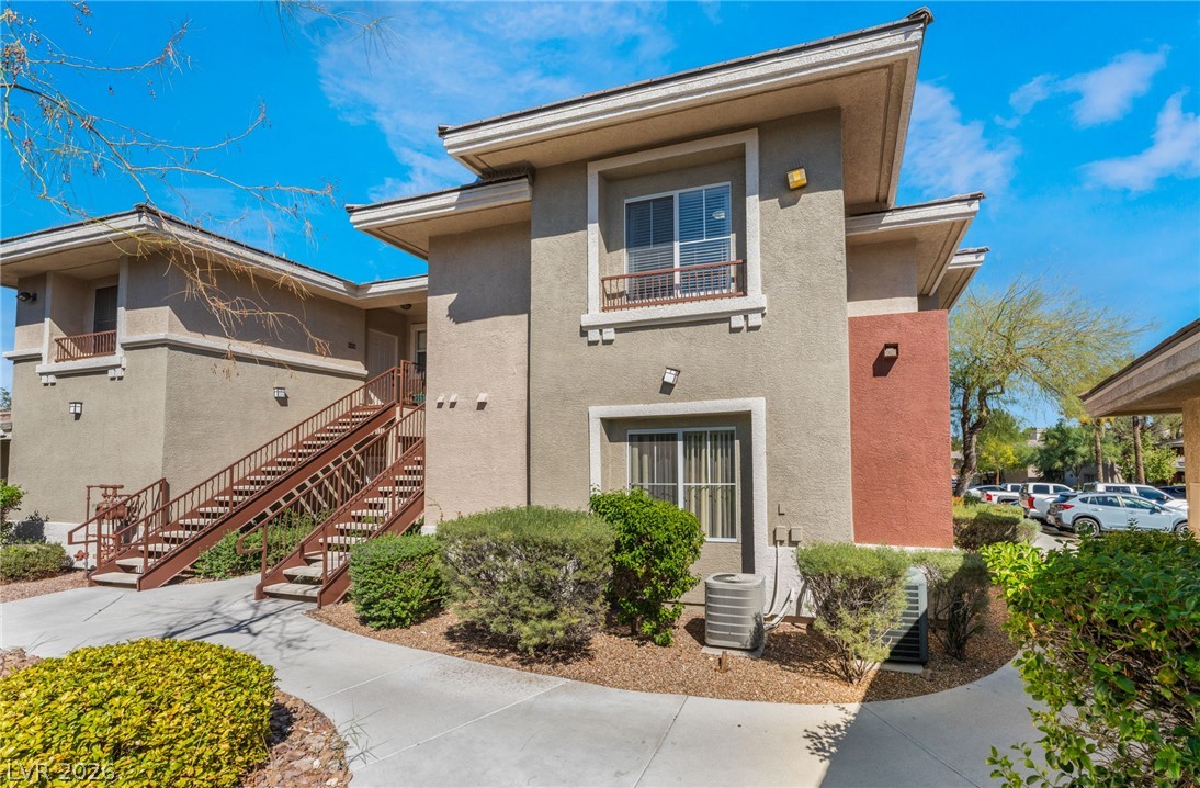 Photo 2 of 909 Domnus Lane #203