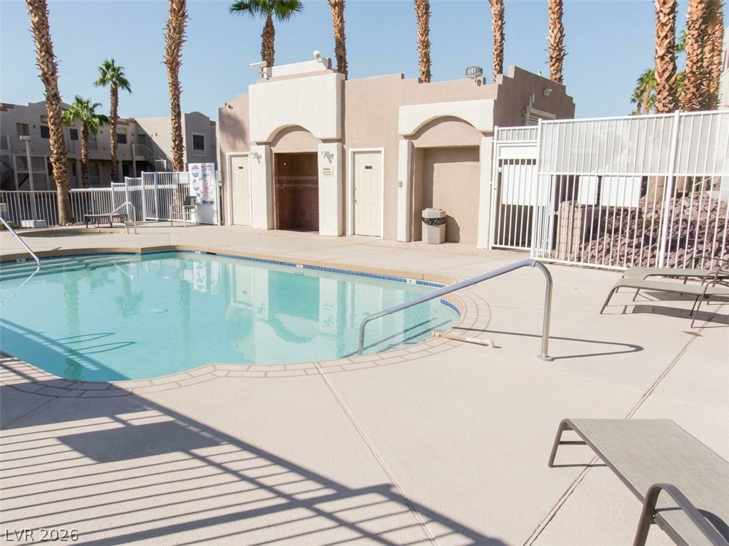 Photo 18 of 19, 2016 Mesquite Lane #204