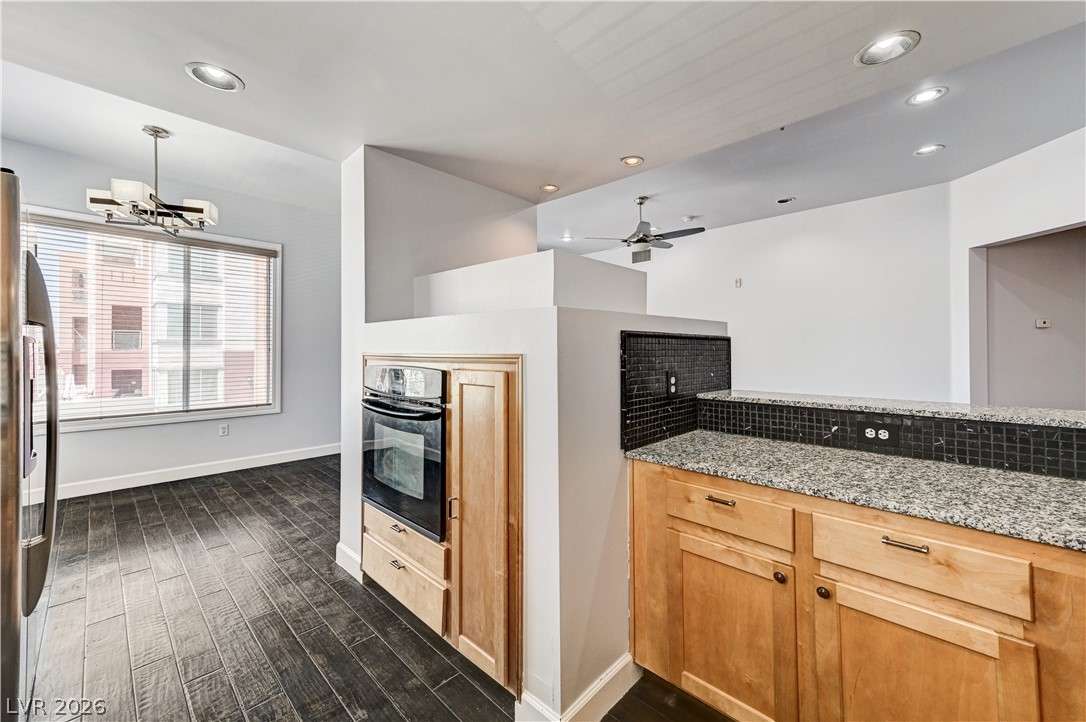 Photo 22 of 35, 75 E Agate Avenue #303