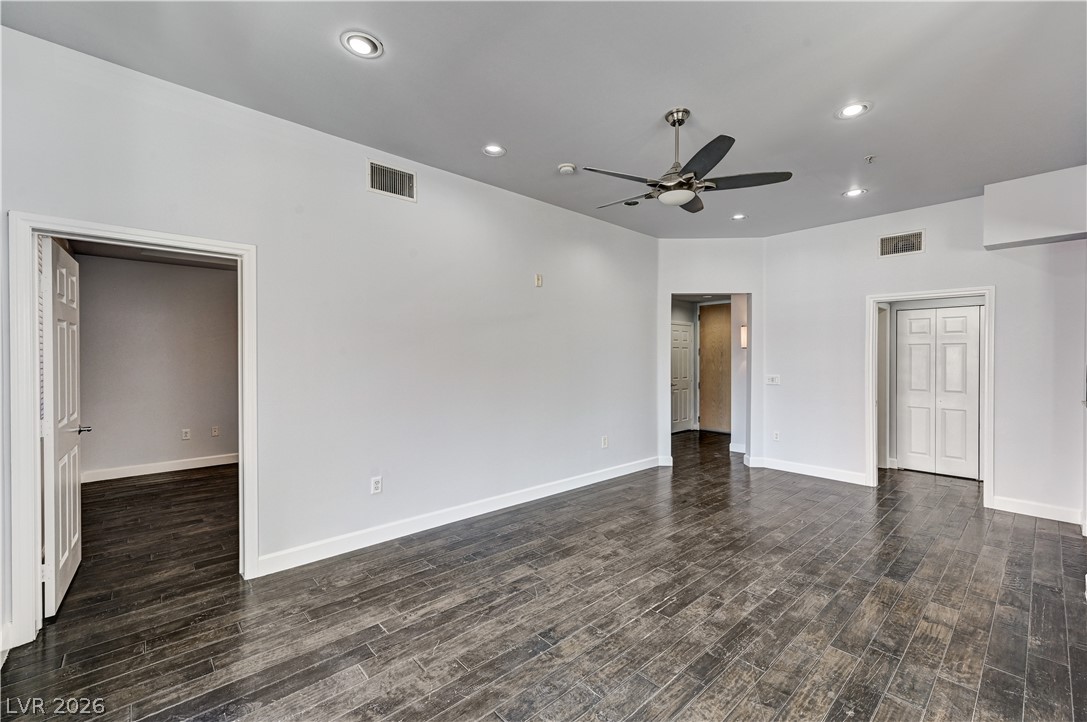 Photo 31 of 35, 75 E Agate Avenue #303
