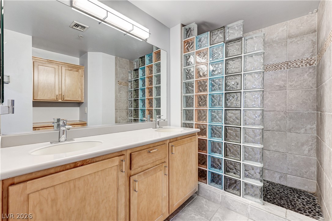 Photo 5 of 75 E Agate Avenue #303