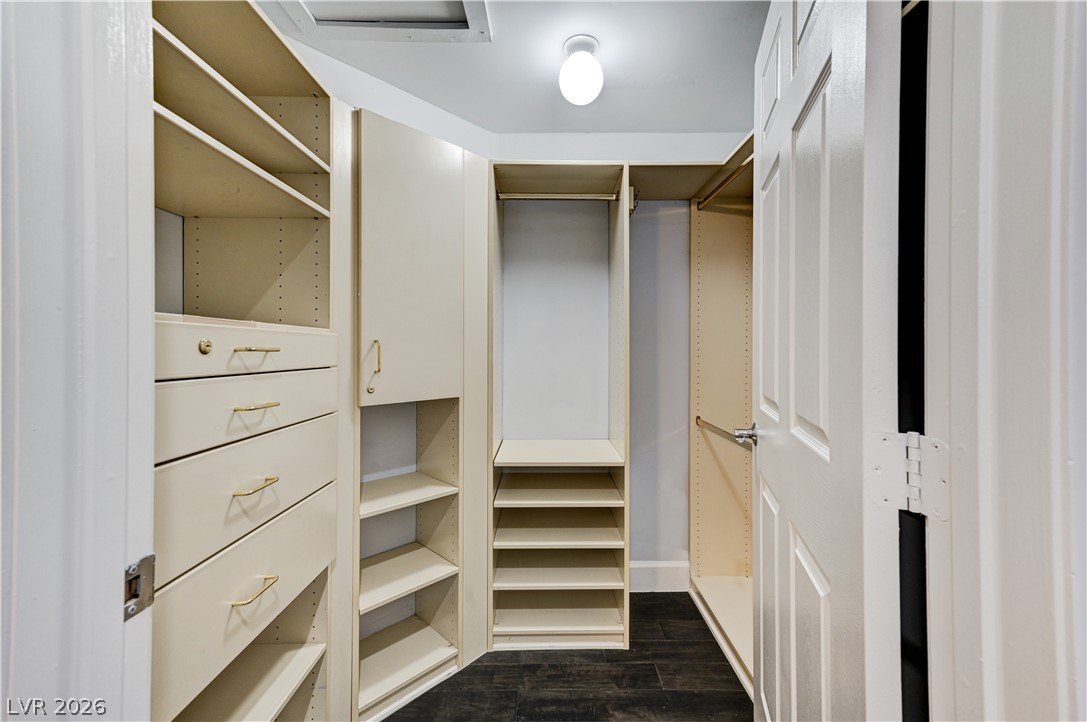 Photo 7 of 35, 75 E Agate Avenue #303