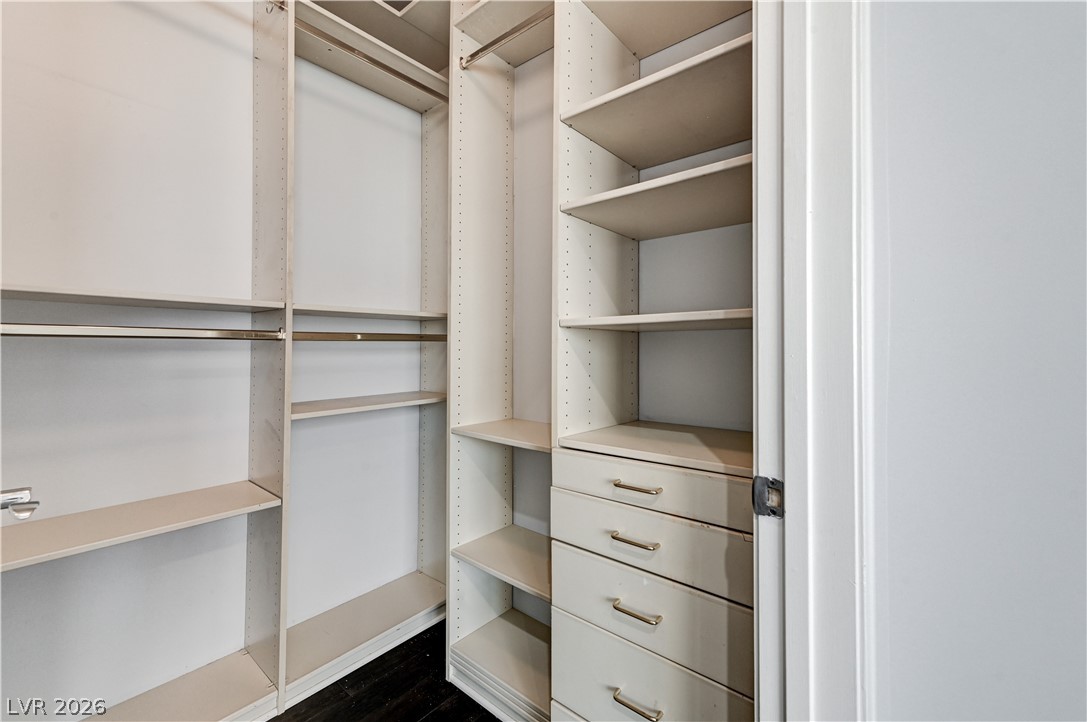 Photo 12 of 35, 75 E Agate Avenue #303