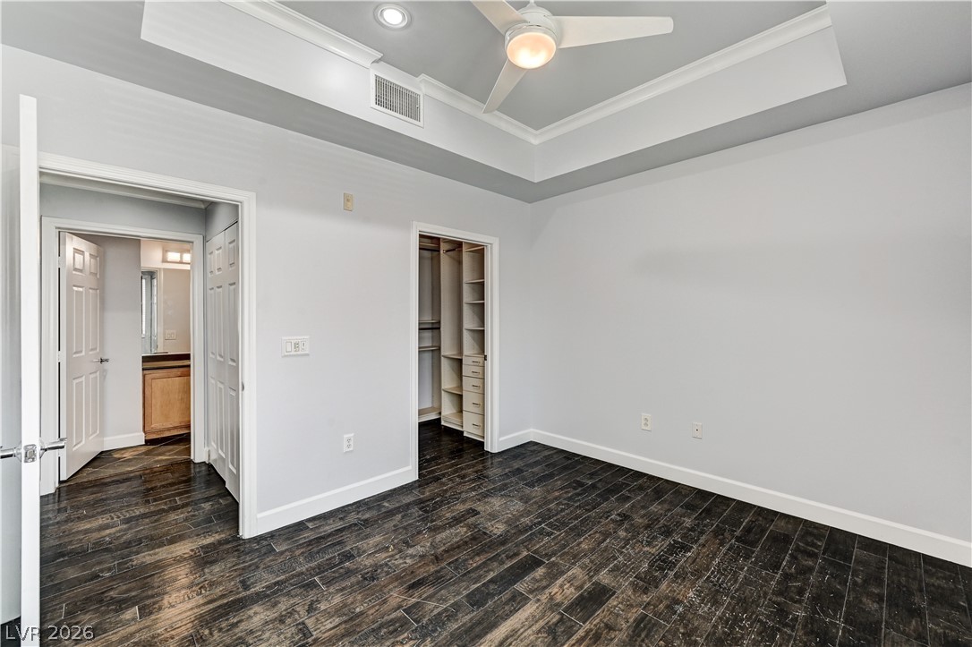 Photo 13 of 35, 75 E Agate Avenue #303