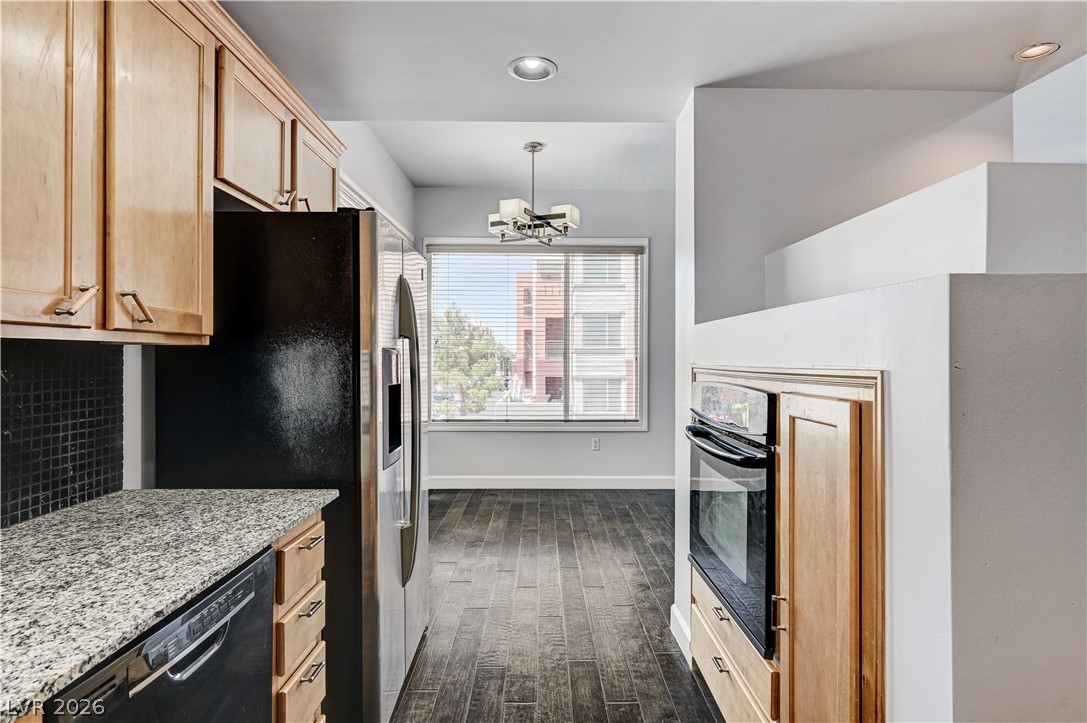 Photo 20 of 35, 75 E Agate Avenue #303