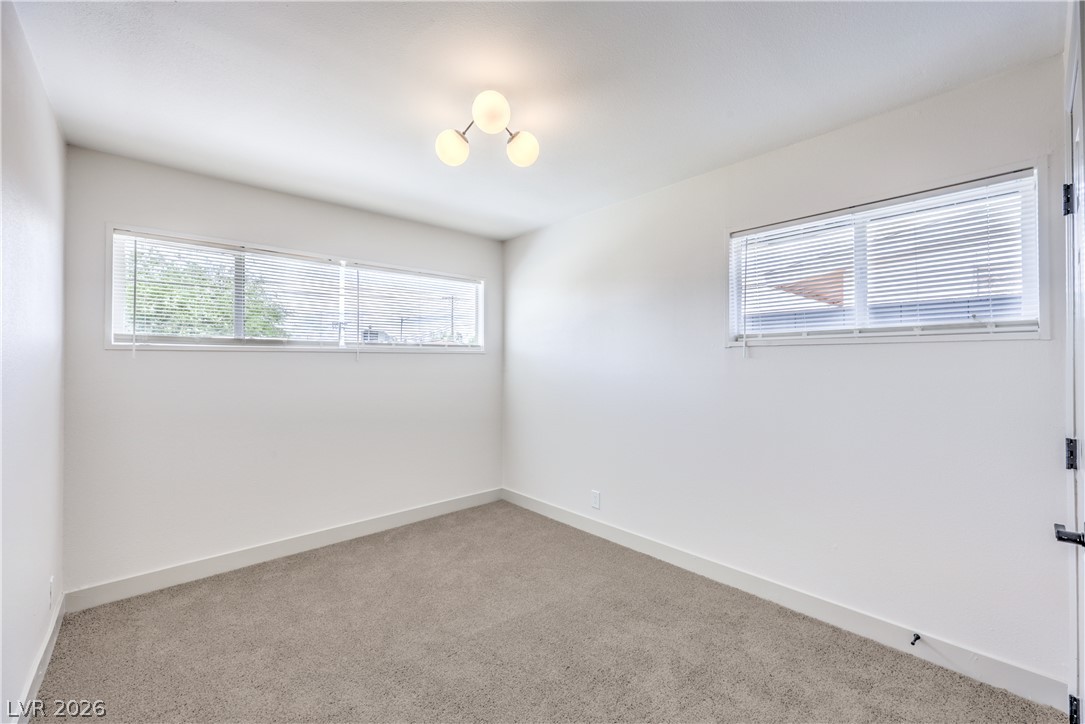 Photo 11 of 13, 906 Baker Avenue