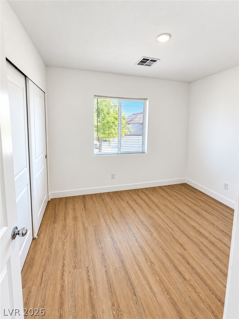 Photo 12 of 24, 4131 N Lamont Street