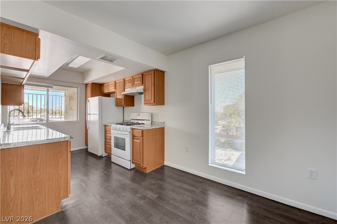 Photo 5 of 1405 Vegas Valley Drive #162