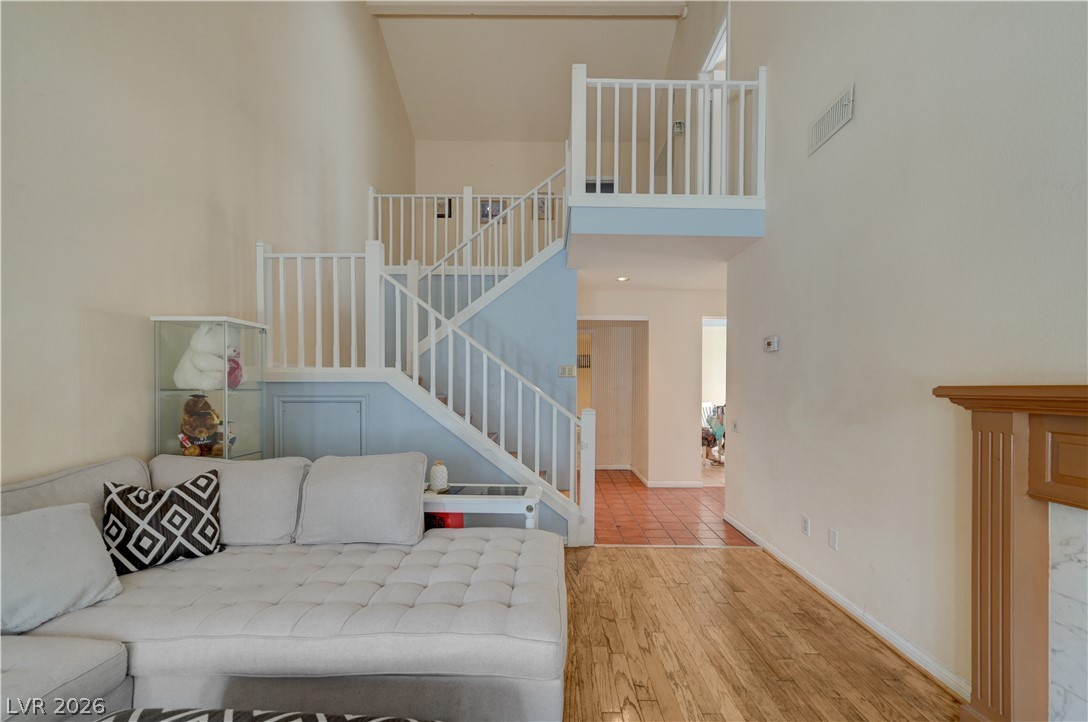 Photo 9 of 59, 4071 Radbourne Avenue