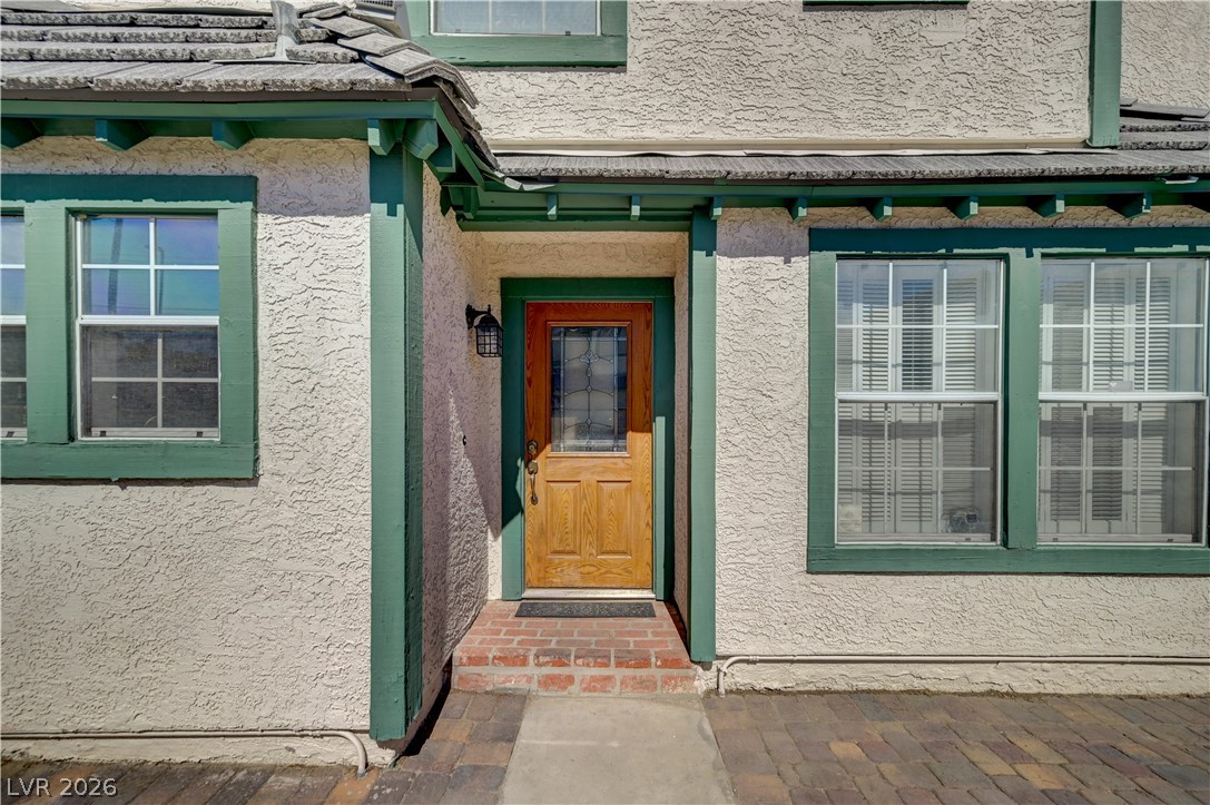 Photo 3 of 4071 Radbourne Avenue