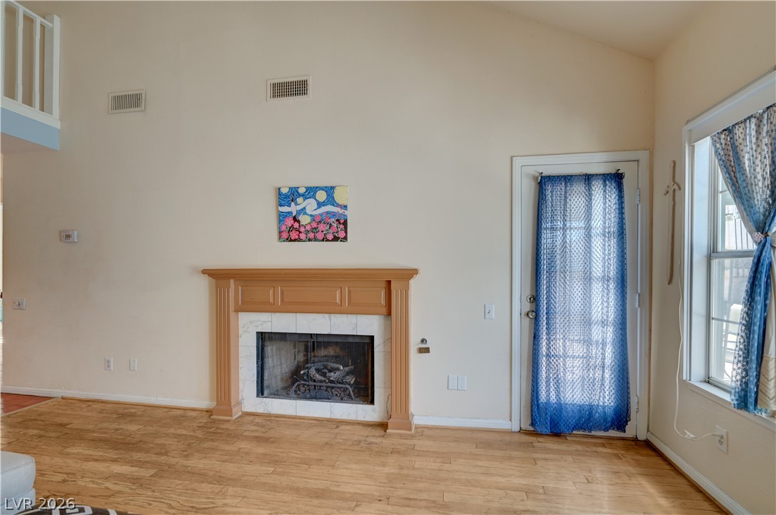 Photo 10 of 59, 4071 Radbourne Avenue