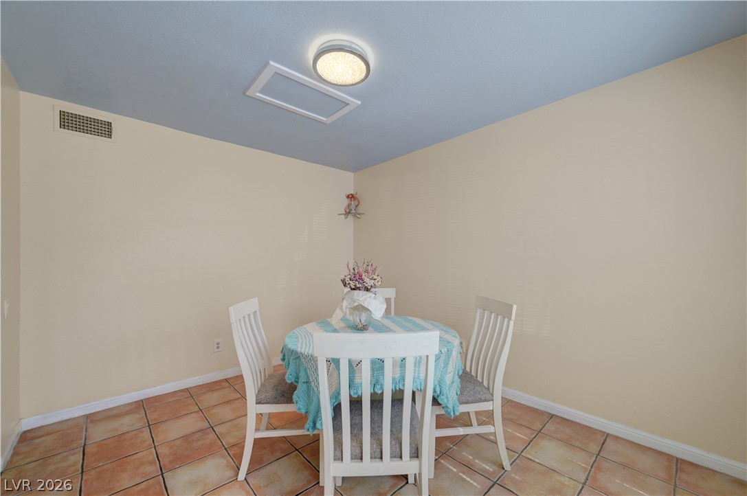 Photo 13 of 59, 4071 Radbourne Avenue