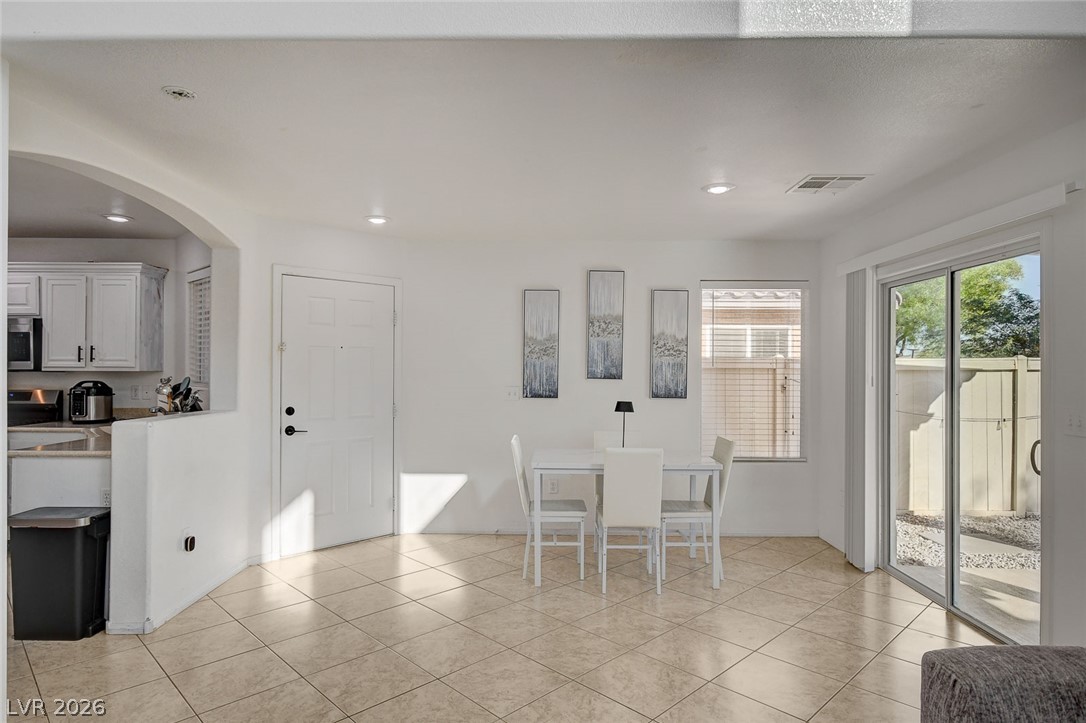 Photo 13 of 37, 5087 Penryn Court