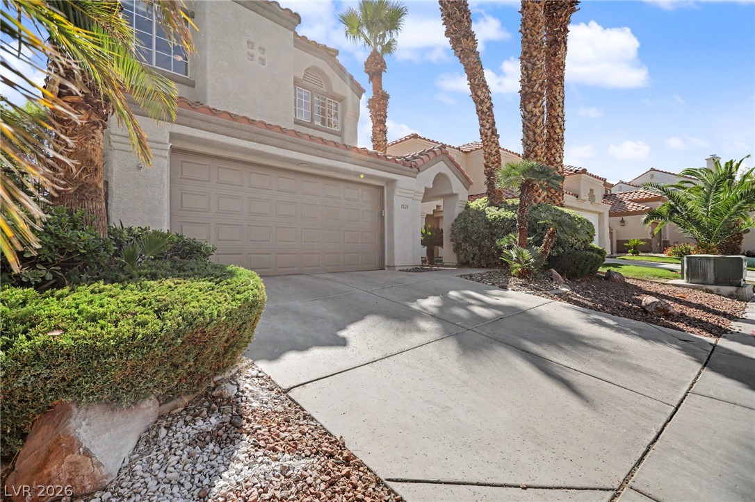 Photo 3 of 1828 Derbyshire Drive
