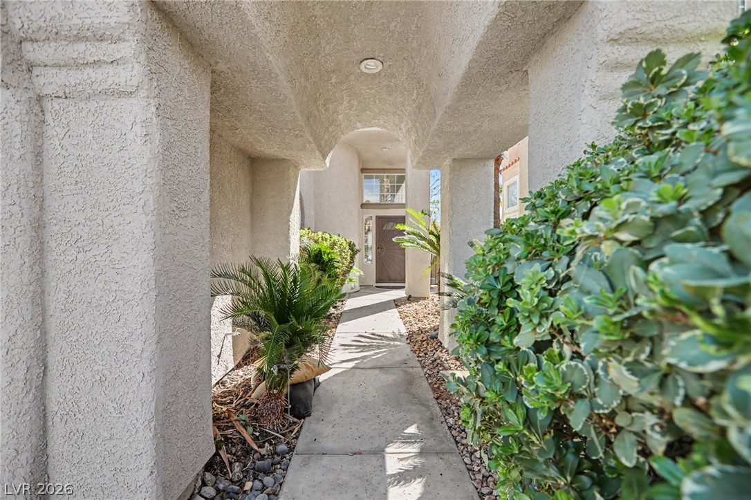 Photo 4 of 1828 Derbyshire Drive
