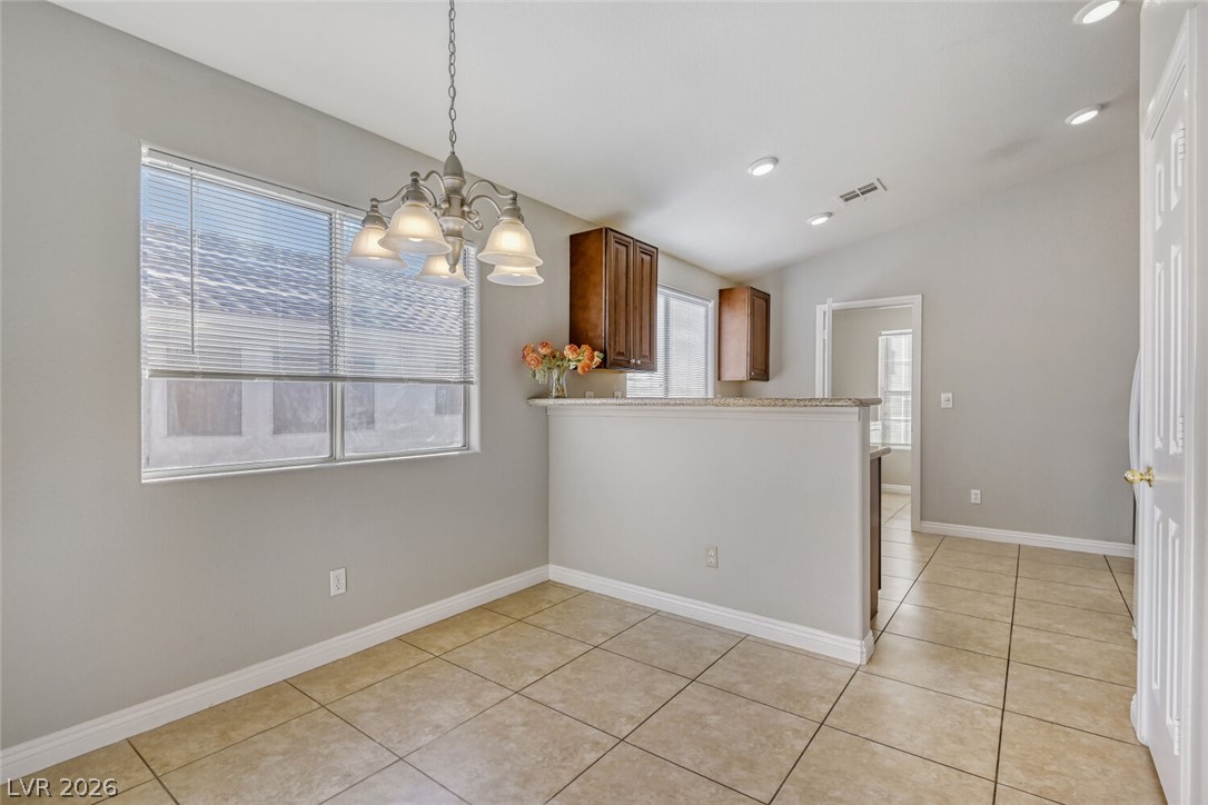 Photo 3 of 2146 Sunset Vista Avenue