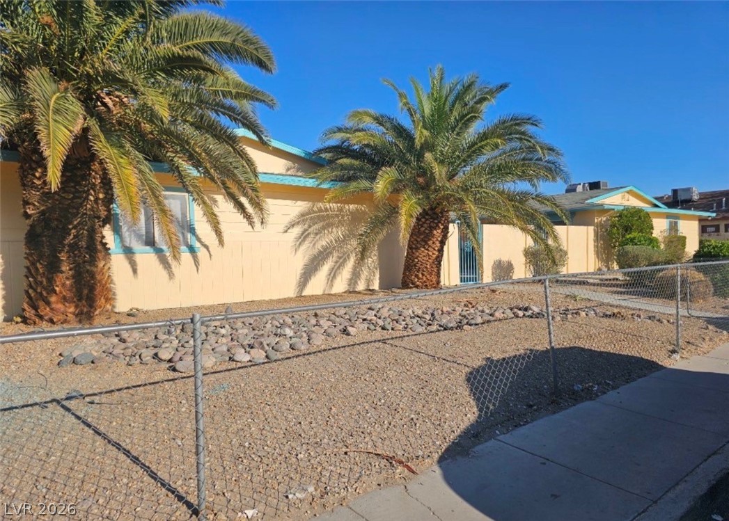 Photo 3 of 2230 N Lamb Boulevard