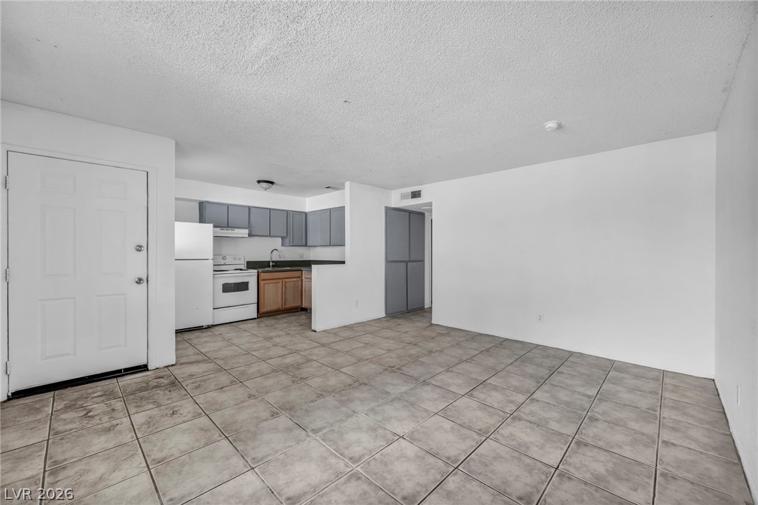 Photo 13 of 21, 2230 N Lamb Boulevard