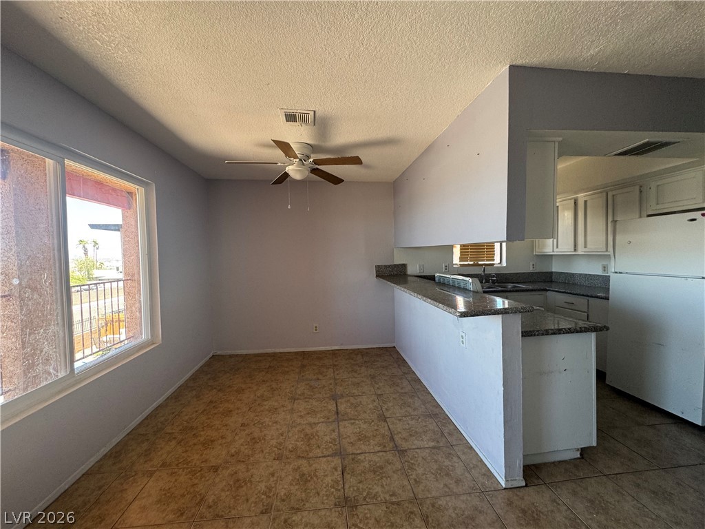 Photo 14 of 27, 2209 Exeter Drive