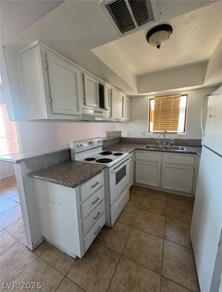 Photo 15 of 27, 2209 Exeter Drive