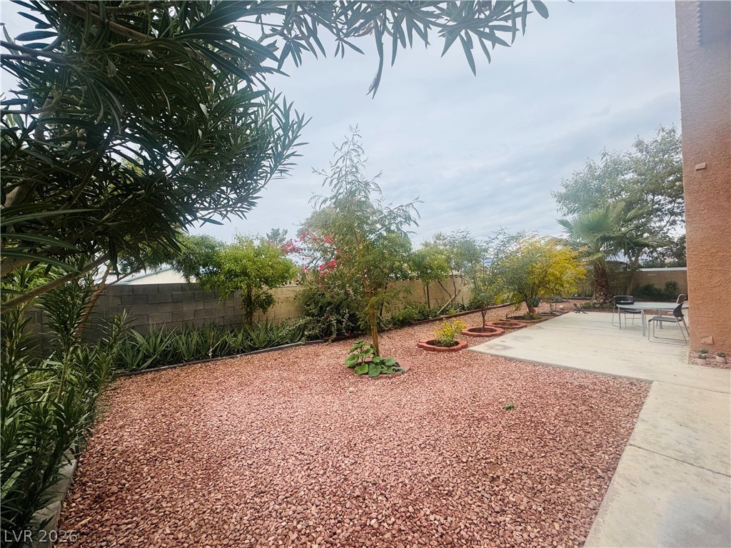 Photo 18 of 27, 2209 Exeter Drive