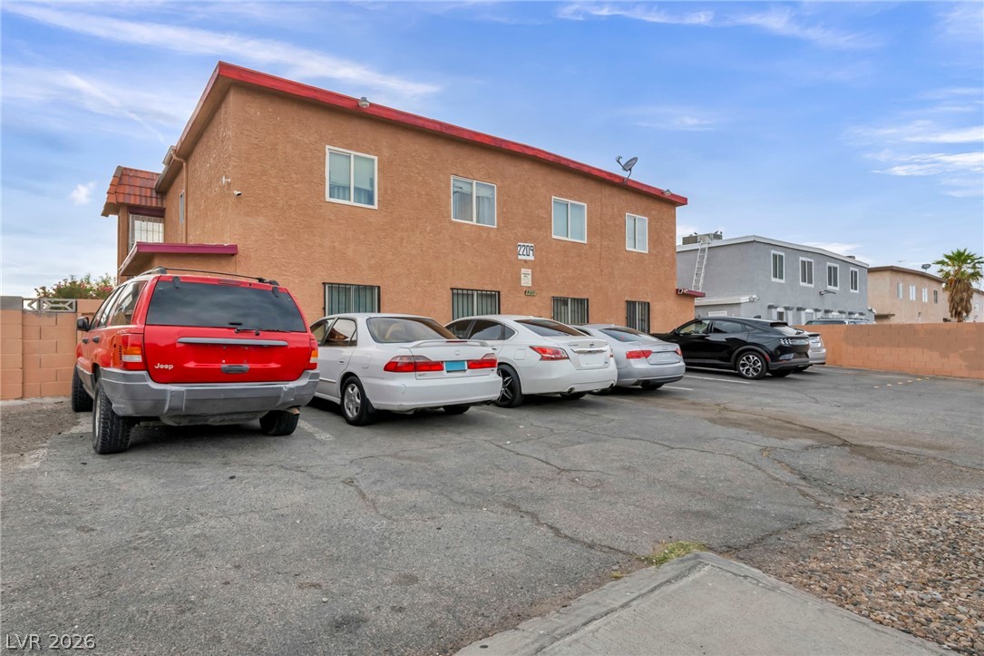 Photo 4 of 2209 Exeter Drive