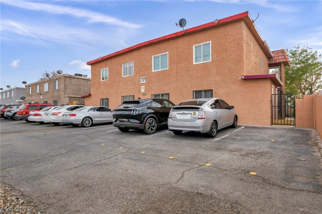 Photo 9 of 27, 2209 Exeter Drive