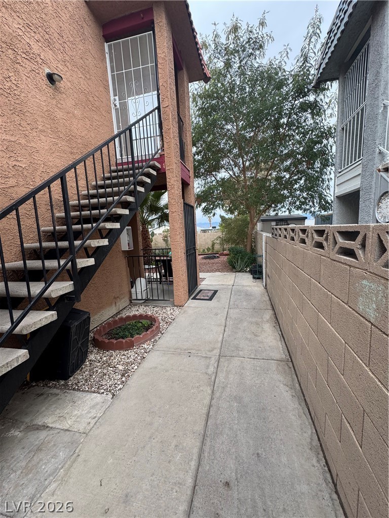 Photo 11 of 27, 2209 Exeter Drive