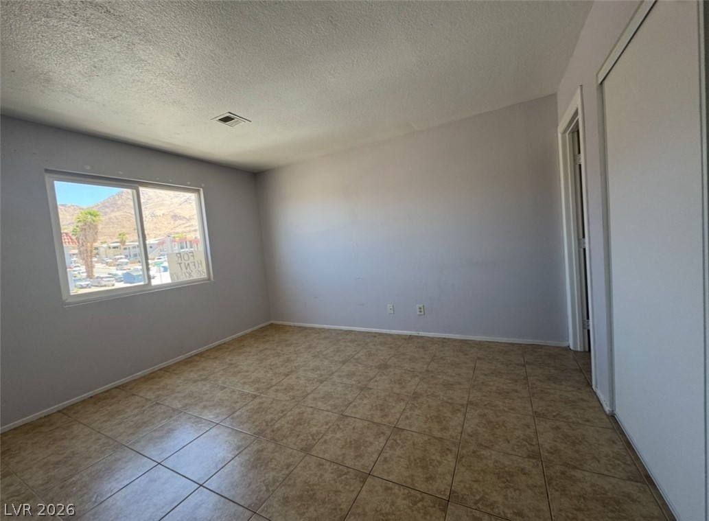 Photo 13 of 27, 2209 Exeter Drive