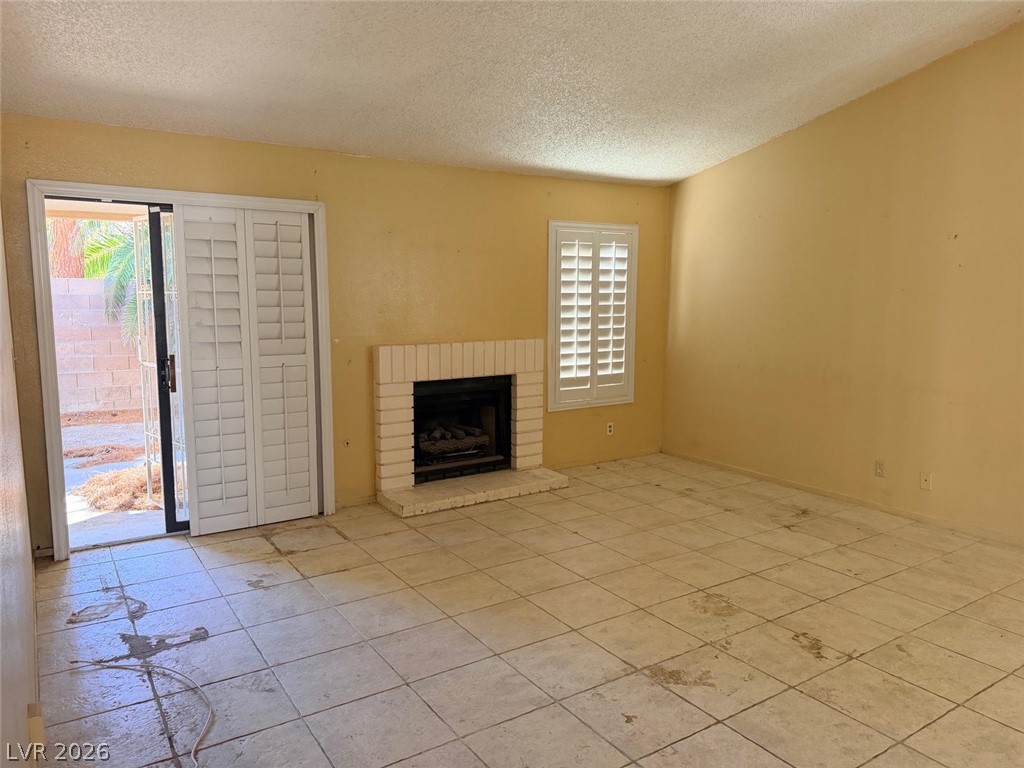 Photo 13 of 34, 384 Norlina Court