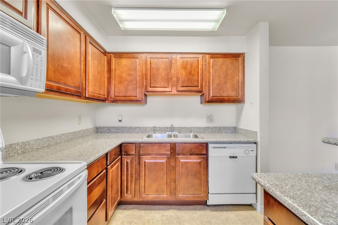 Photo 10 of 35, 4411 Alexis Drive #444