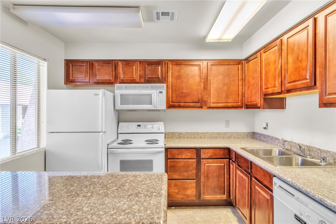 Photo 8 of 35, 4411 Alexis Drive #444