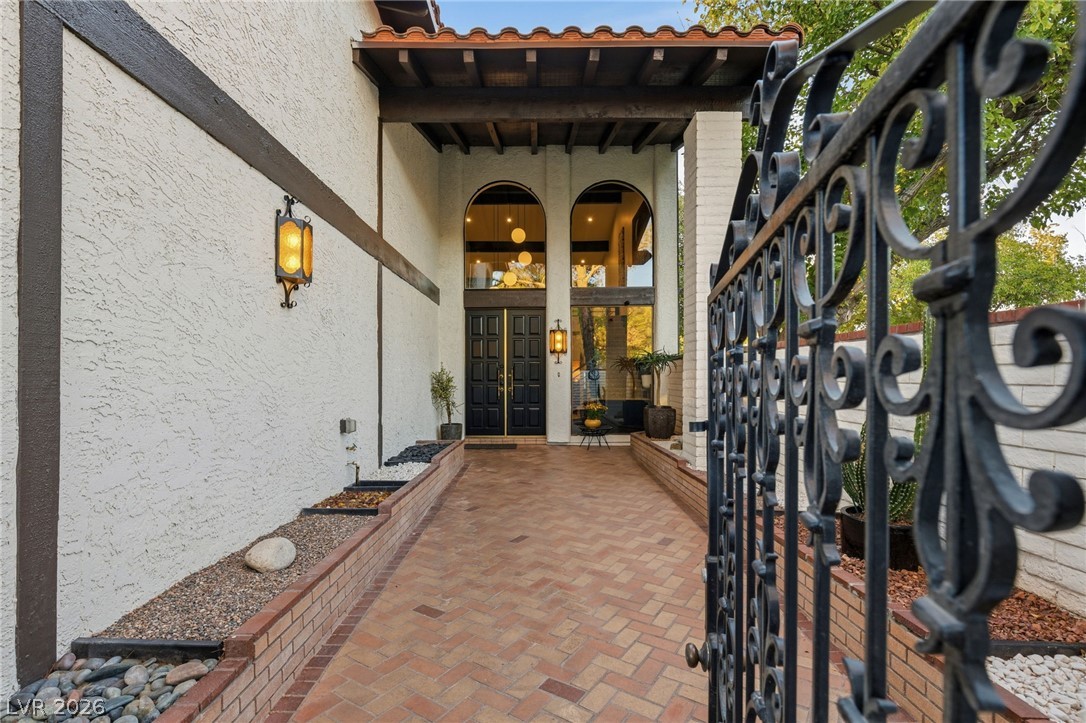 Photo 4 of 2100 Plaza Del Dios