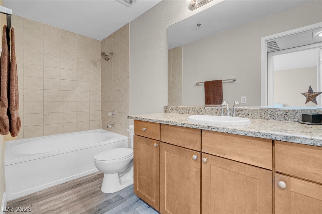 Photo 27 of 39, 4200 S Valley View Boulevard #1069