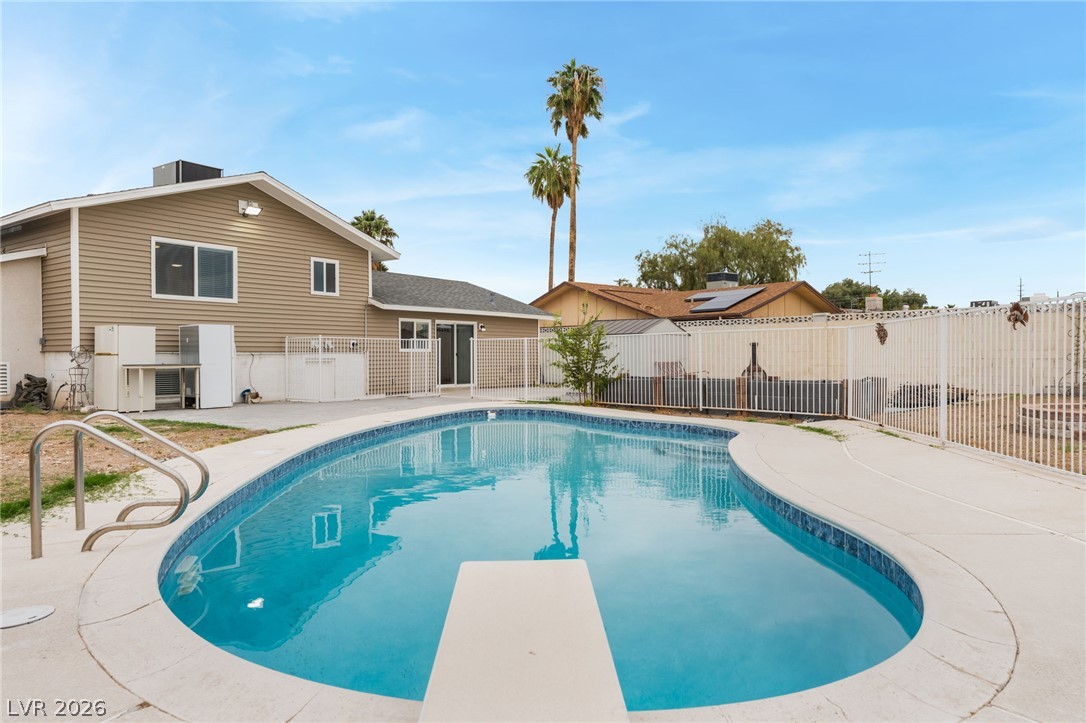 Photo 48 of 71, 3882 Chinchilla Avenue