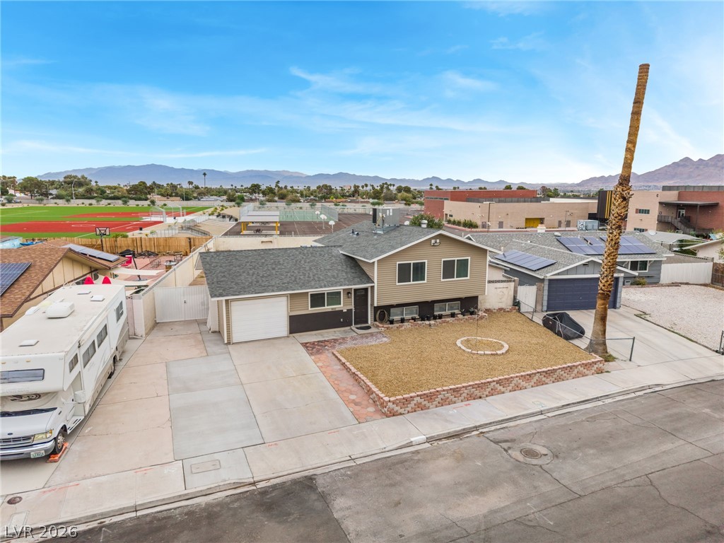 Photo 57 of 71, 3882 Chinchilla Avenue