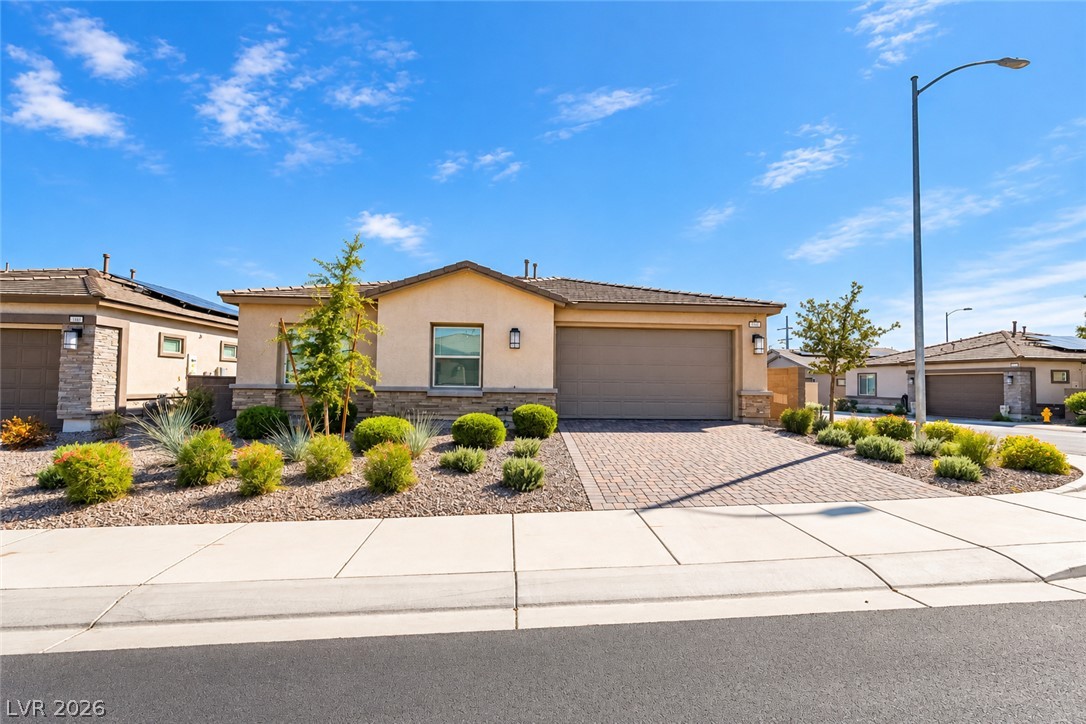 392 Aravalli Crest Street, Henderson 89015