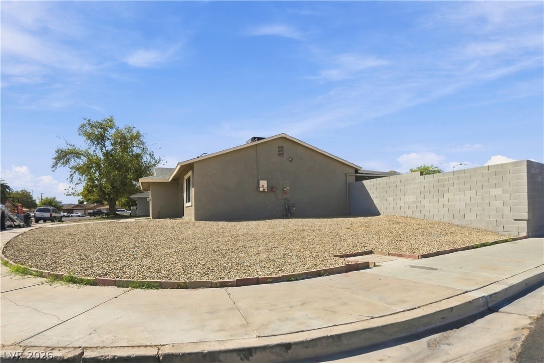 Photo 4 of 1217 Vaughn Street
