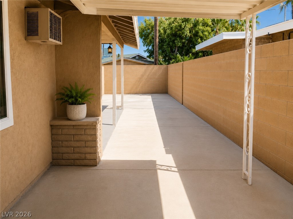 Photo 7 of 41, 5108 Wilbur Street