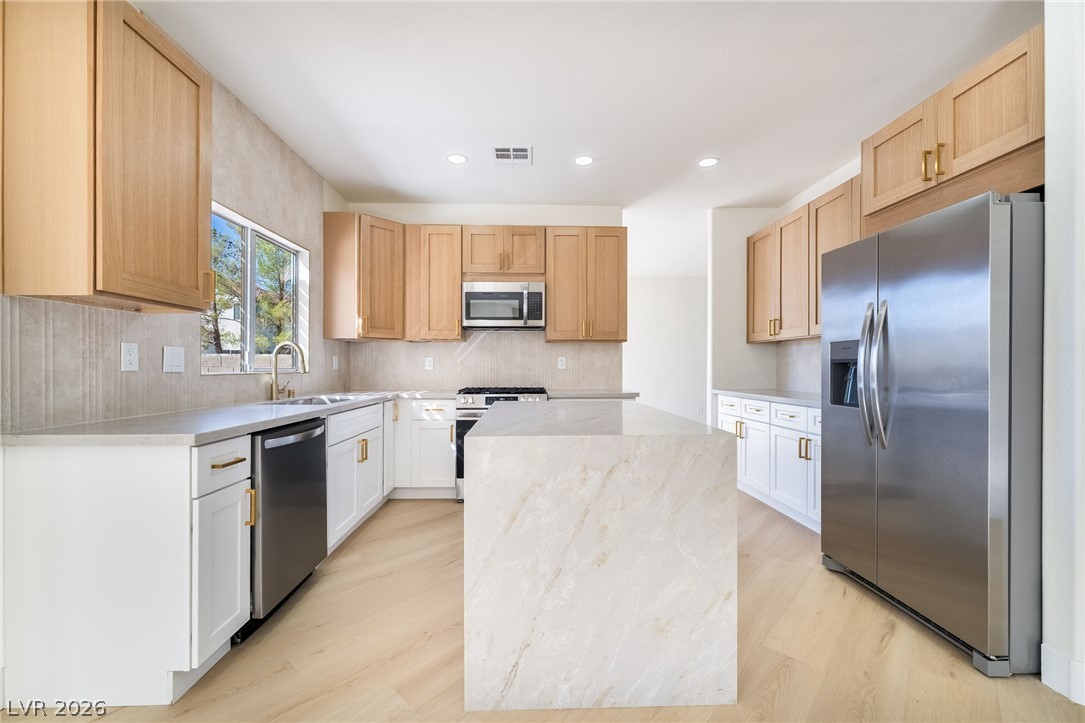 Photo 6 of 54, 9681 Drayton Avenue